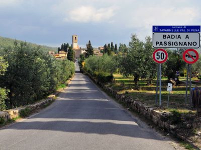 Passignano, San Michele (Vallombrosaner-Abtei) – Foto 1 von 6