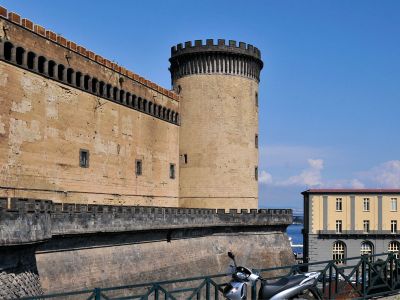 Neapel, Castel Nuovo / Castel dell’Ovo / Kartause – Foto 4 von 17