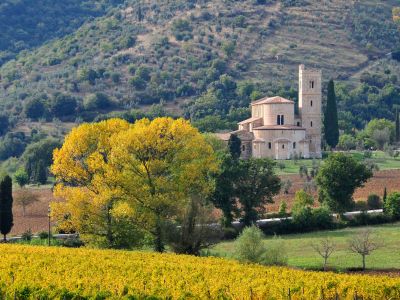 Sant’Antimo – Foto 1 von 6